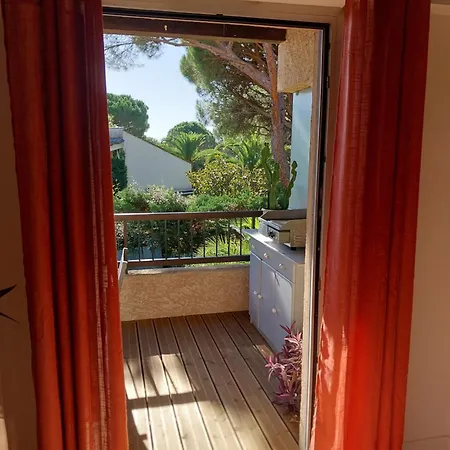 Duplex With Terrace, A C, Wi Fi & Garage Surrounded By Golf Courses Saint-Raphaël